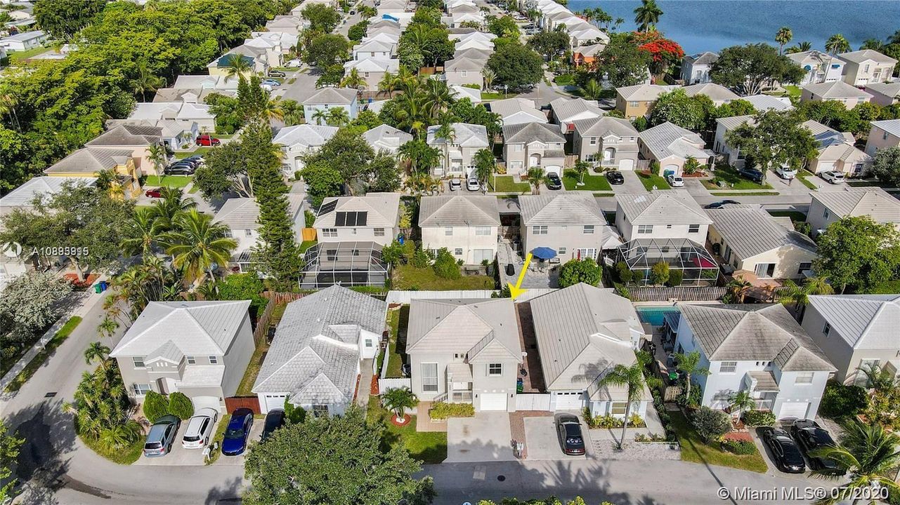 Недавно продано: $335,000 (3 спален, 2 ванн, 1344 Квадратных фут)
