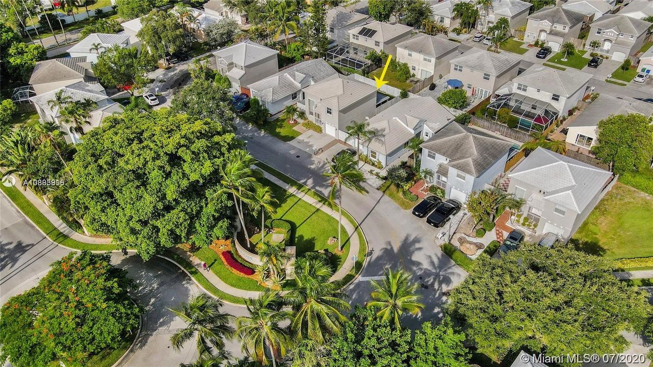 Недавно продано: $335,000 (3 спален, 2 ванн, 1344 Квадратных фут)