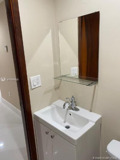 Vendido Recientemente: $2,650 (0 camas, 0 baños, 1144 Pies cuadrados)