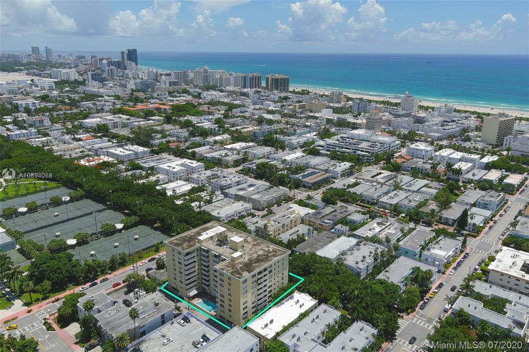 Recently Sold: $347,000 (2 beds, 2 baths, 1006 Square Feet)