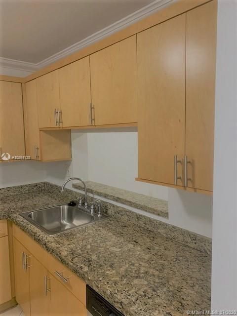 Recently Rented: $1,200 (1 beds, 1 baths, 787 Square Feet)