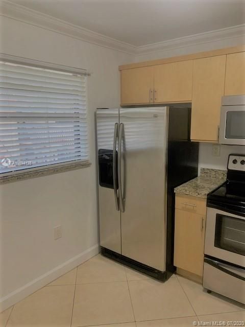 Recently Rented: $1,200 (1 beds, 1 baths, 787 Square Feet)