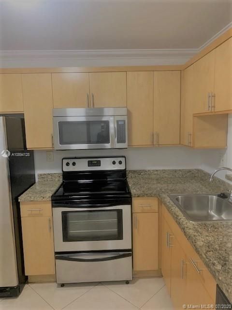 Recently Rented: $1,200 (1 beds, 1 baths, 787 Square Feet)