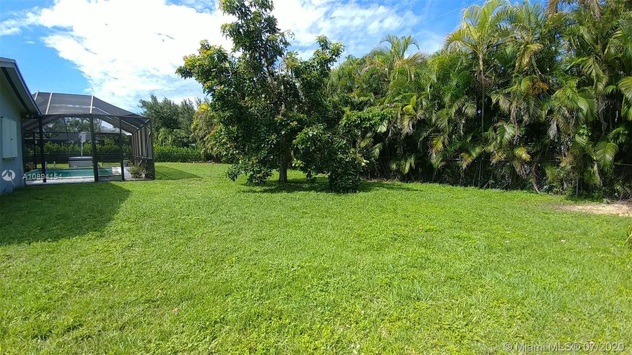 Vendido Recientemente: $465,000 (3 camas, 2 baños, 2181 Pies cuadrados)