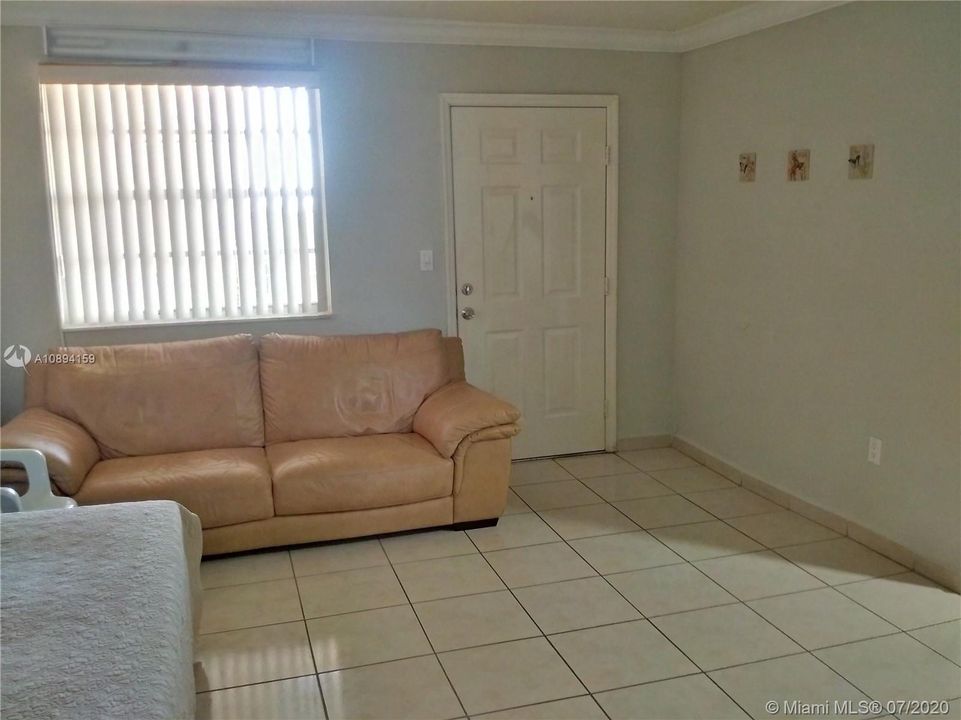 Recently Sold: $140,000 (1 beds, 1 baths, 625 Square Feet)