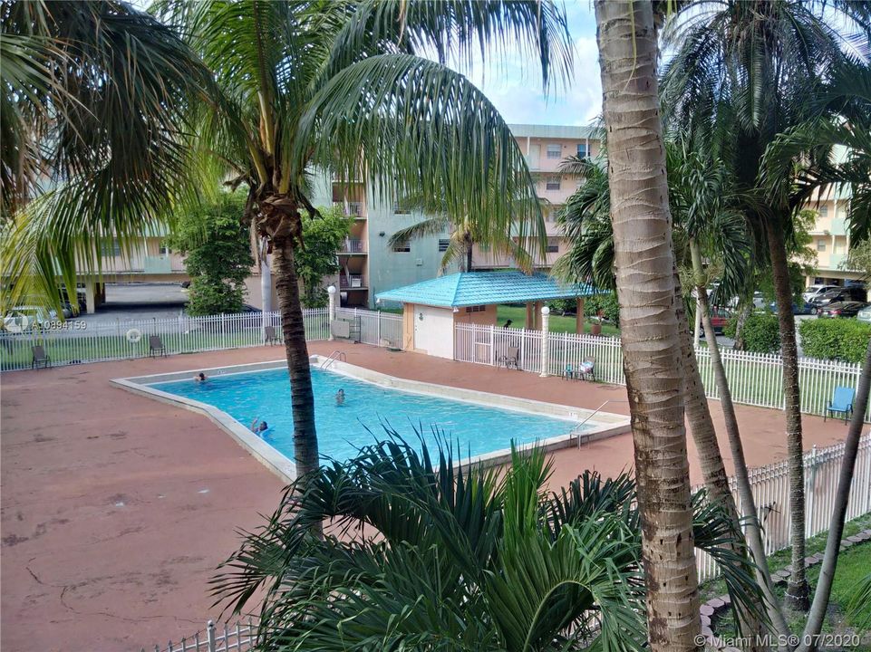 Recently Sold: $140,000 (1 beds, 1 baths, 625 Square Feet)
