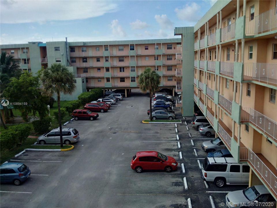 Recently Sold: $140,000 (1 beds, 1 baths, 625 Square Feet)