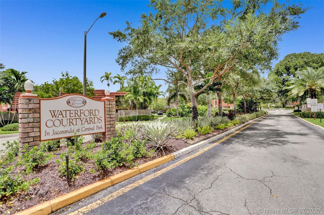 Recently Sold: $274,900 (2 beds, 2 baths, 1372 Square Feet)