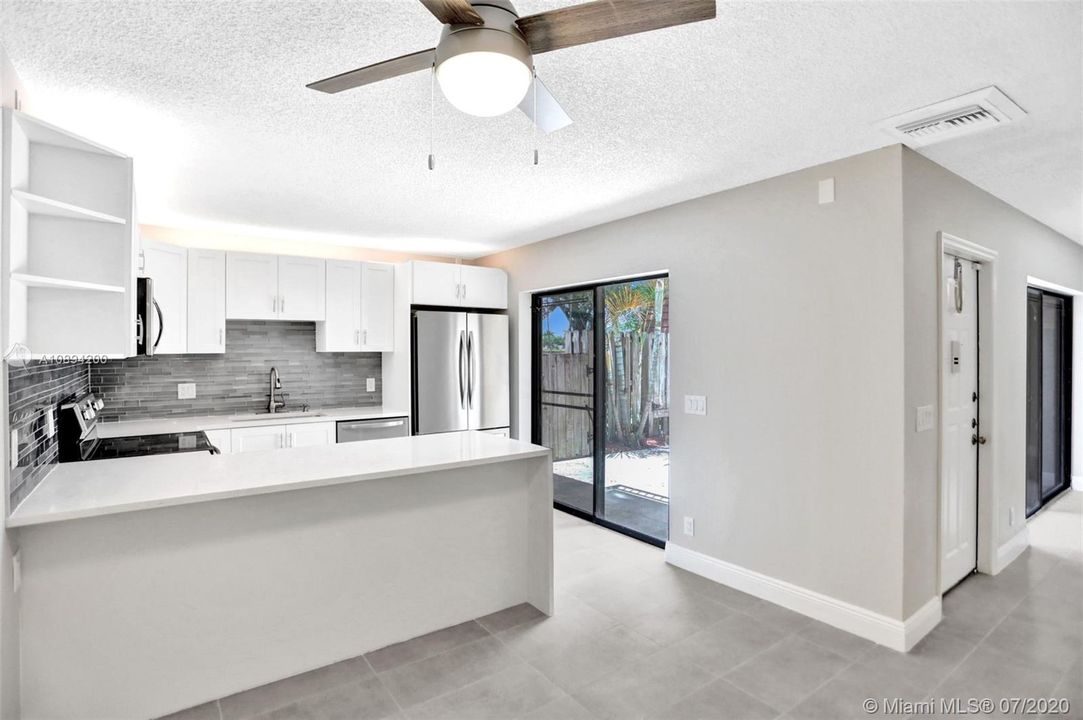 Recently Sold: $274,900 (2 beds, 2 baths, 1372 Square Feet)