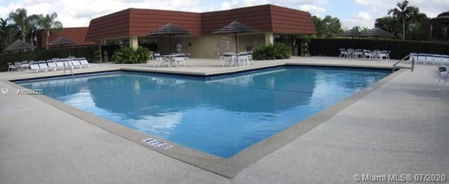 Recently Sold: $274,900 (2 beds, 2 baths, 1372 Square Feet)