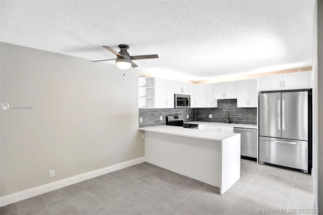 Recently Sold: $274,900 (2 beds, 2 baths, 1372 Square Feet)