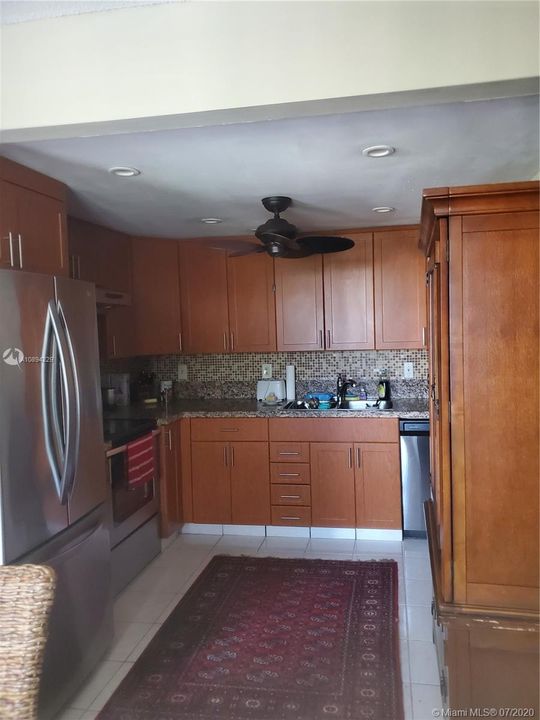 Vendido Recientemente: $89,000 (2 camas, 2 baños, 916 Pies cuadrados)