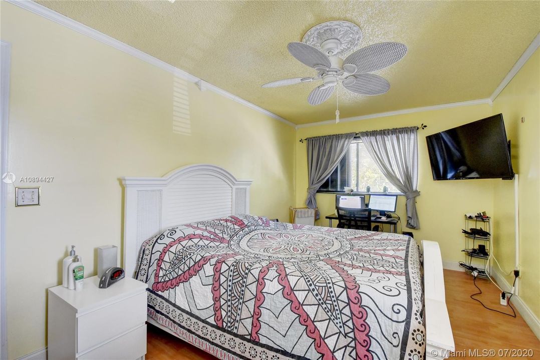 Vendido Recientemente: $150,000 (2 camas, 2 baños, 903 Pies cuadrados)