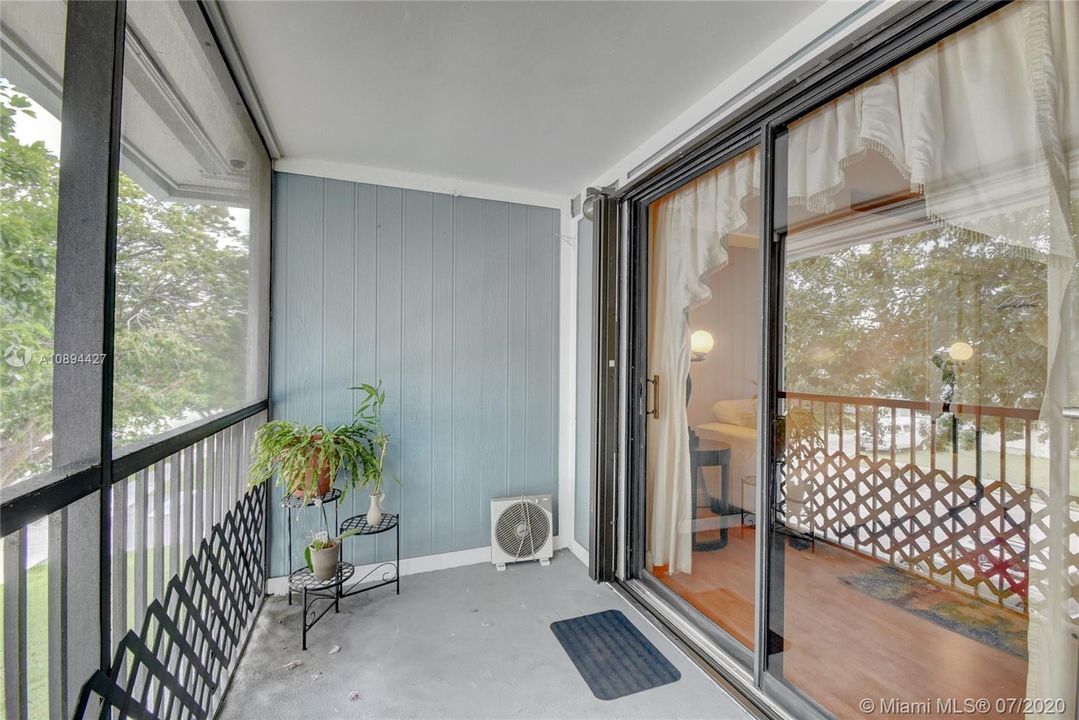 Vendido Recientemente: $150,000 (2 camas, 2 baños, 903 Pies cuadrados)