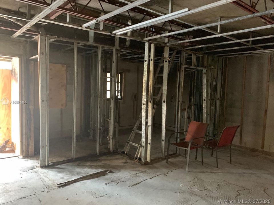 Recently Sold: $112,000 (2 beds, 2 baths, 958 Square Feet)