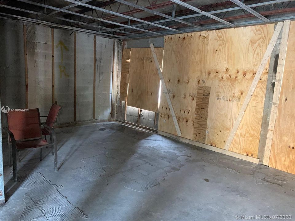 Recently Sold: $112,000 (2 beds, 2 baths, 958 Square Feet)