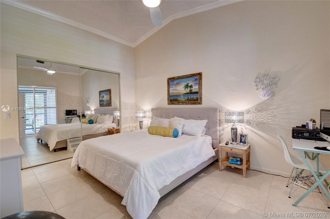 Recently Sold: $225,000 (3 beds, 2 baths, 1282 Square Feet)