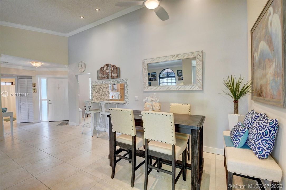 Recently Sold: $225,000 (3 beds, 2 baths, 1282 Square Feet)