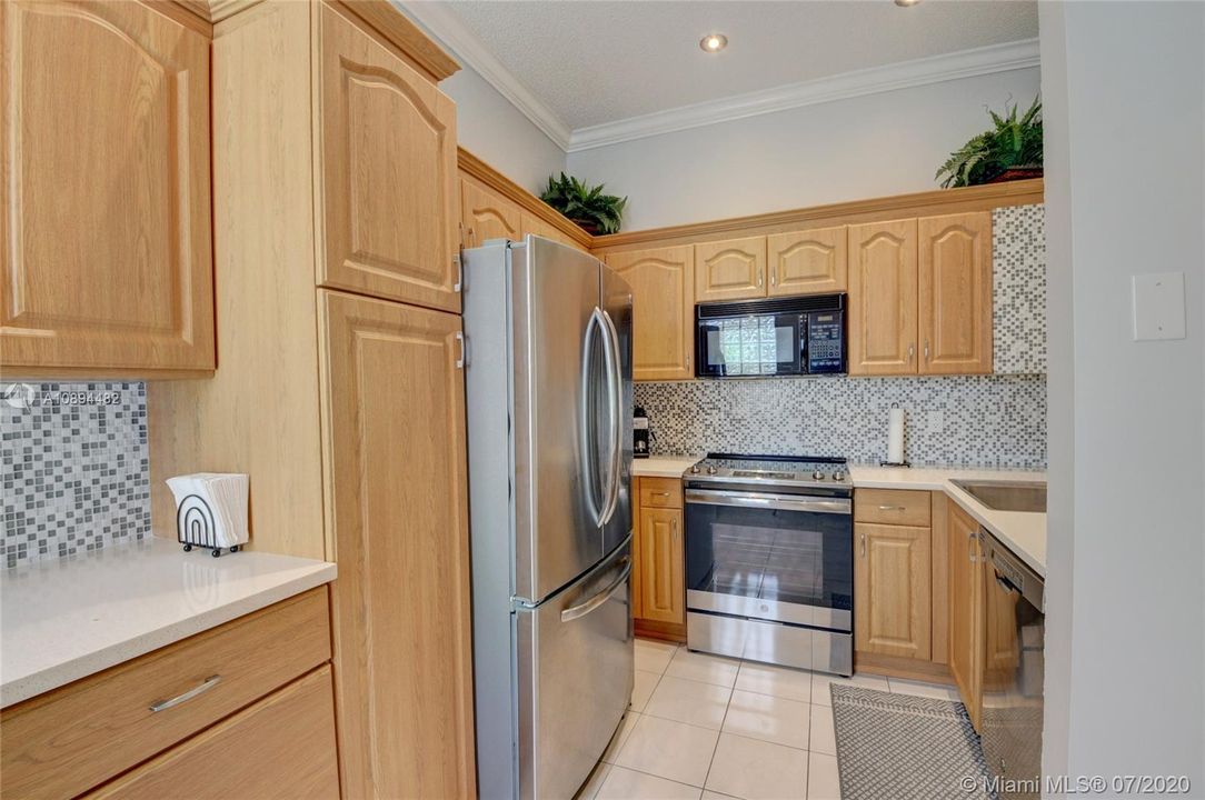 Recently Sold: $225,000 (3 beds, 2 baths, 1282 Square Feet)