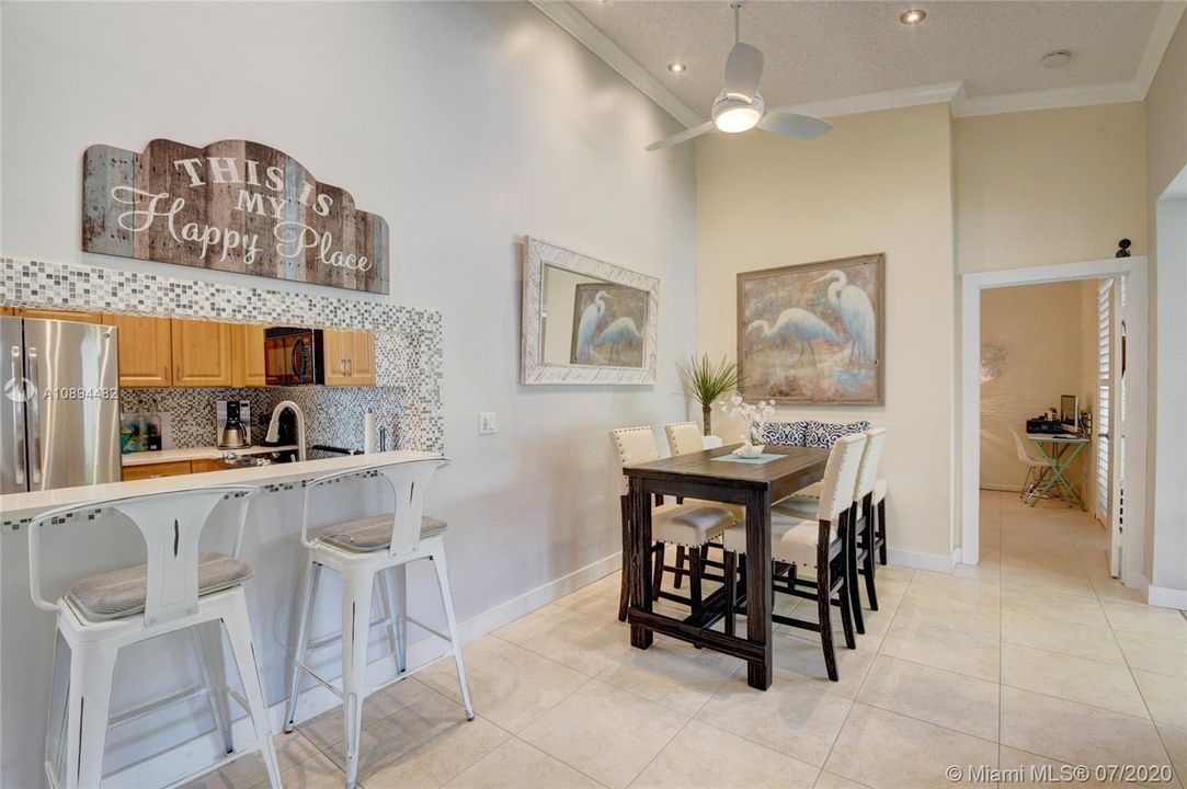 Recently Sold: $225,000 (3 beds, 2 baths, 1282 Square Feet)