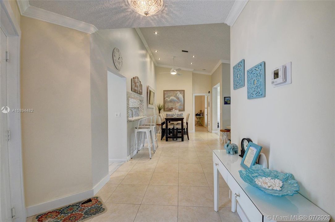 Recently Sold: $225,000 (3 beds, 2 baths, 1282 Square Feet)