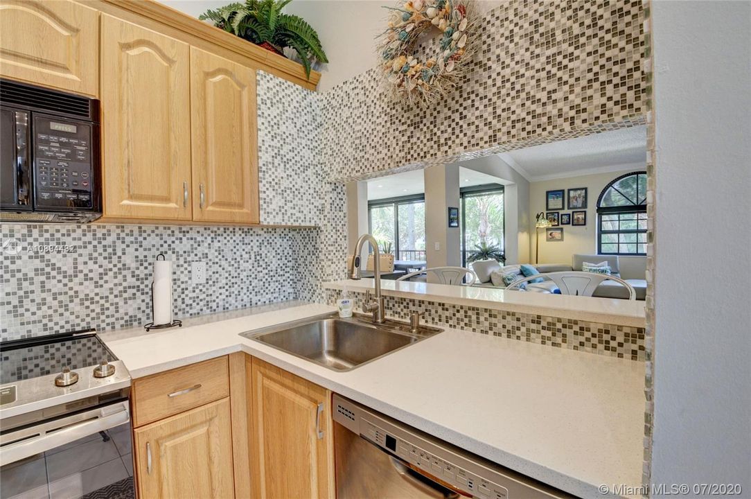 Recently Sold: $225,000 (3 beds, 2 baths, 1282 Square Feet)