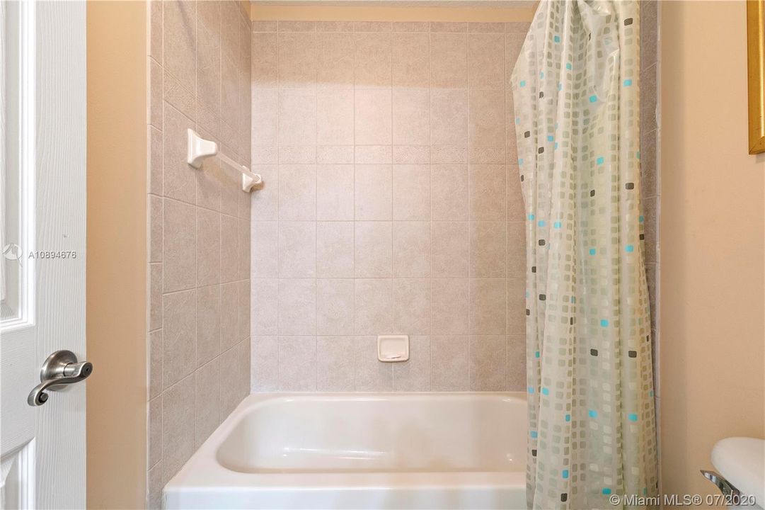 Недавно продано: $895,000 (5 спален, 5 ванн, 3929 Квадратных фут)