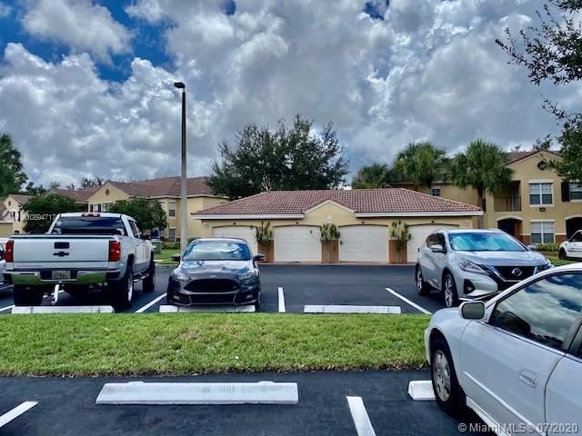 Recently Sold: $160,000 (2 beds, 2 baths, 1051 Square Feet)