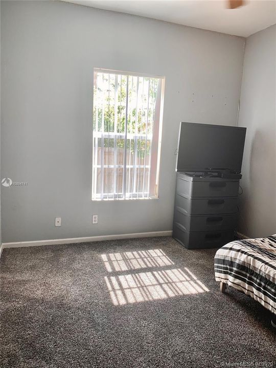 Vendido Recientemente: $280,000 (3 camas, 2 baños, 1500 Pies cuadrados)