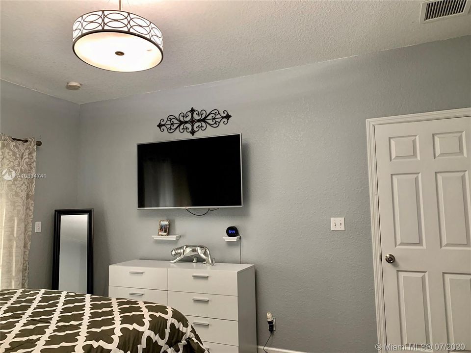 Vendido Recientemente: $280,000 (3 camas, 2 baños, 1500 Pies cuadrados)