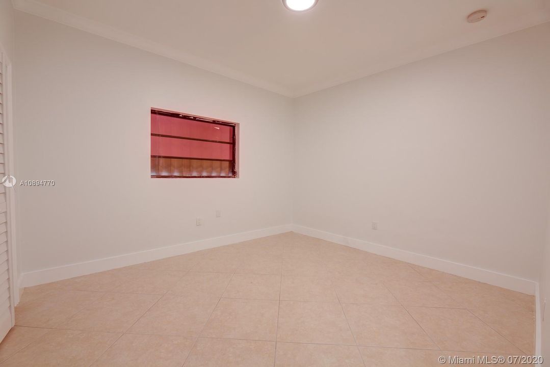 Recently Rented: $3,295 (4 beds, 3 baths, 2517 Square Feet)