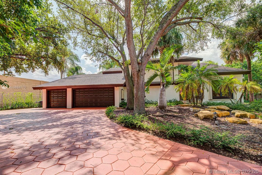 Recently Rented: $3,295 (4 beds, 3 baths, 2517 Square Feet)