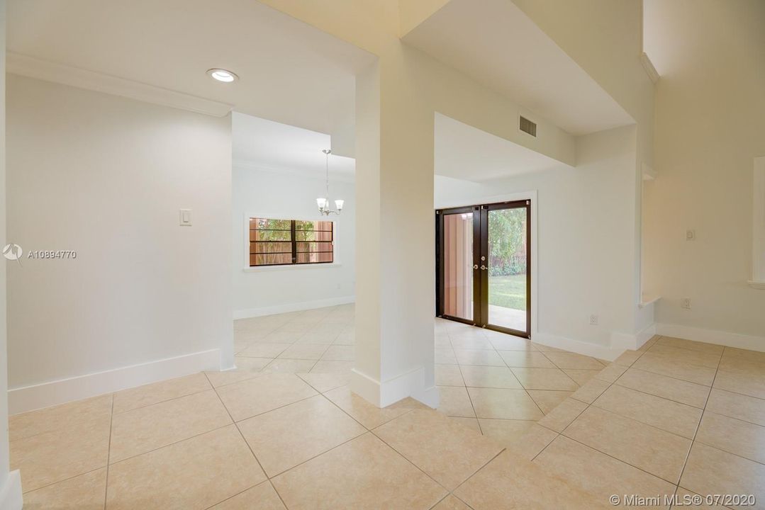 Recently Rented: $3,295 (4 beds, 3 baths, 2517 Square Feet)