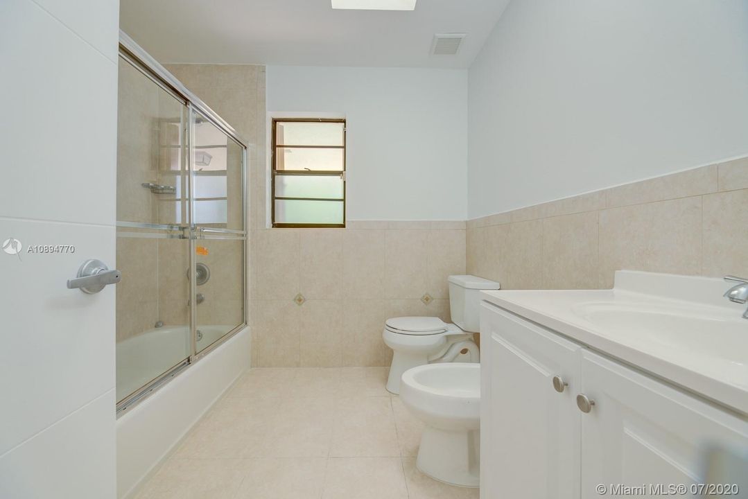 Recently Rented: $3,295 (4 beds, 3 baths, 2517 Square Feet)