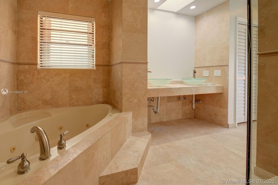 Recently Rented: $3,295 (4 beds, 3 baths, 2517 Square Feet)
