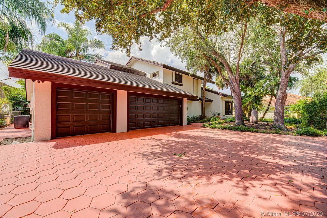 Recently Rented: $3,295 (4 beds, 3 baths, 2517 Square Feet)