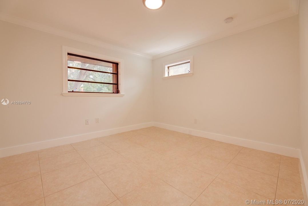Recently Rented: $3,295 (4 beds, 3 baths, 2517 Square Feet)