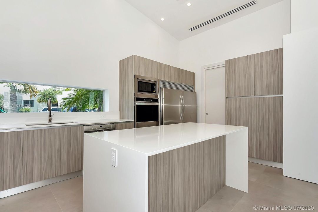Recently Sold: $1,950,000 (5 beds, 5 baths, 0 Square Feet)