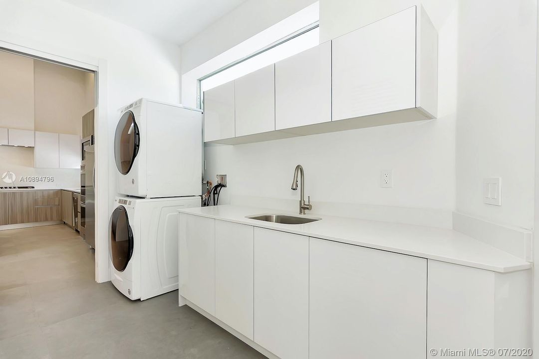 Recently Sold: $1,950,000 (5 beds, 5 baths, 0 Square Feet)