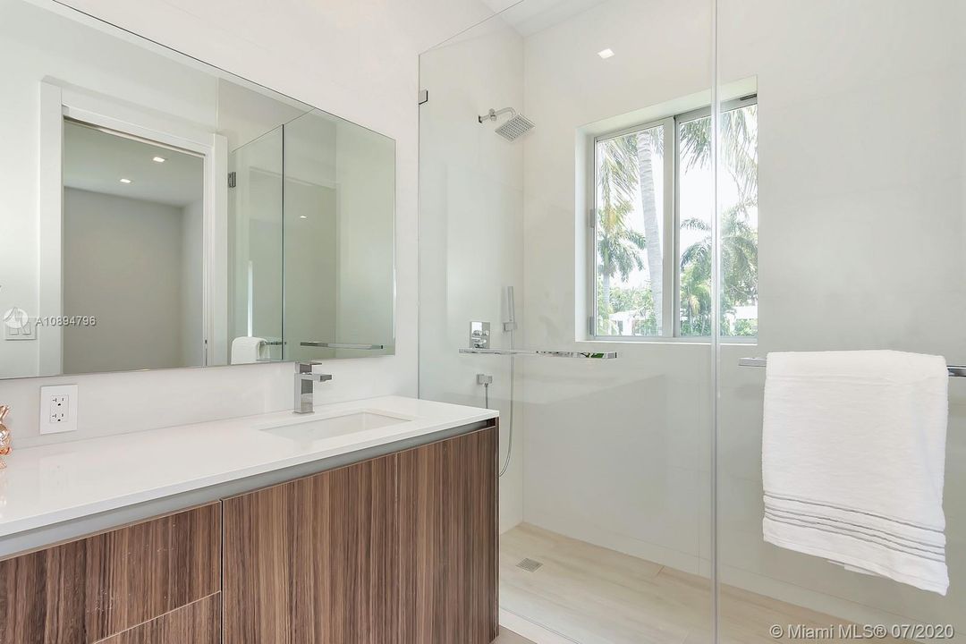 Recently Sold: $1,950,000 (5 beds, 5 baths, 0 Square Feet)