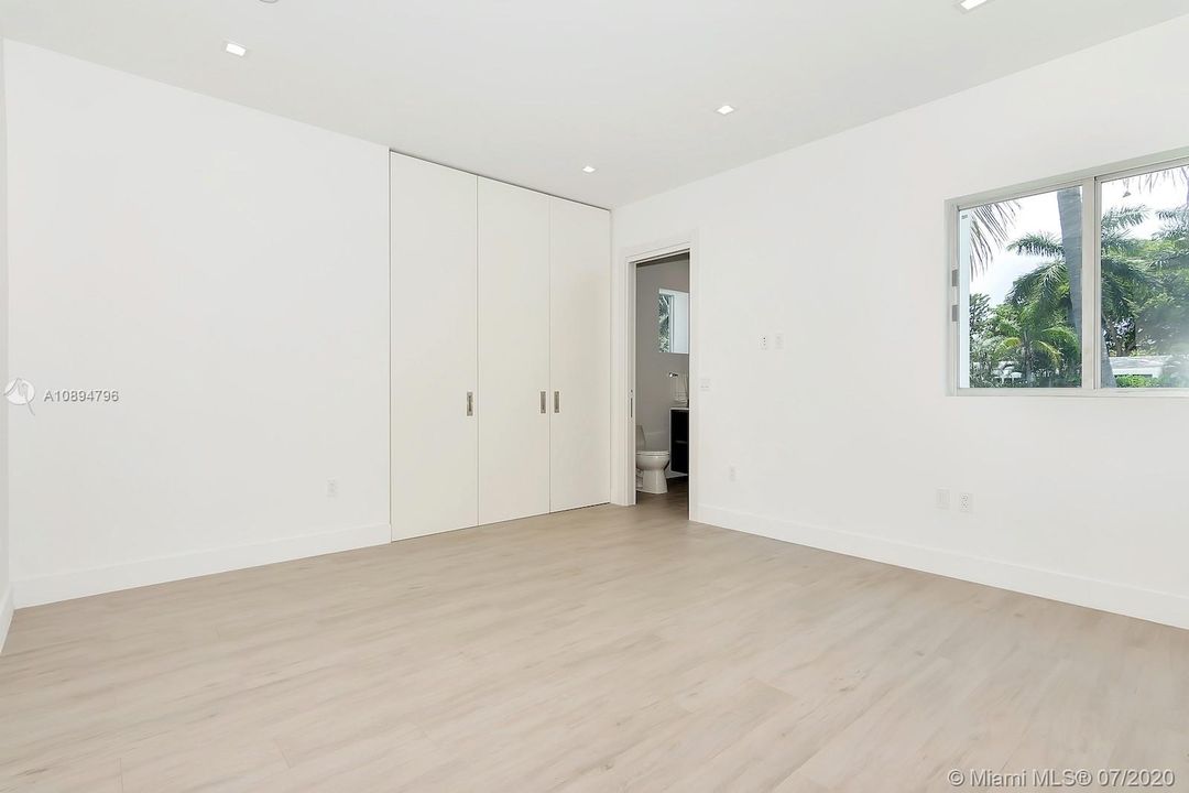 Recently Sold: $1,950,000 (5 beds, 5 baths, 0 Square Feet)