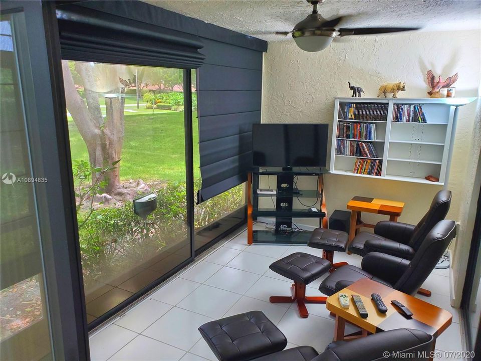 Vendido Recientemente: $196,900 (2 camas, 2 baños, 1345 Pies cuadrados)