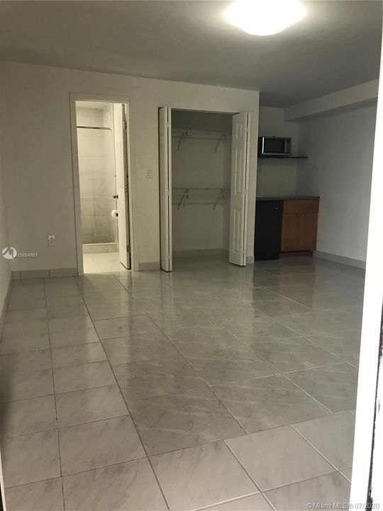 Recently Rented: $1,000 (1 beds, 1 baths, 1080 Square Feet)