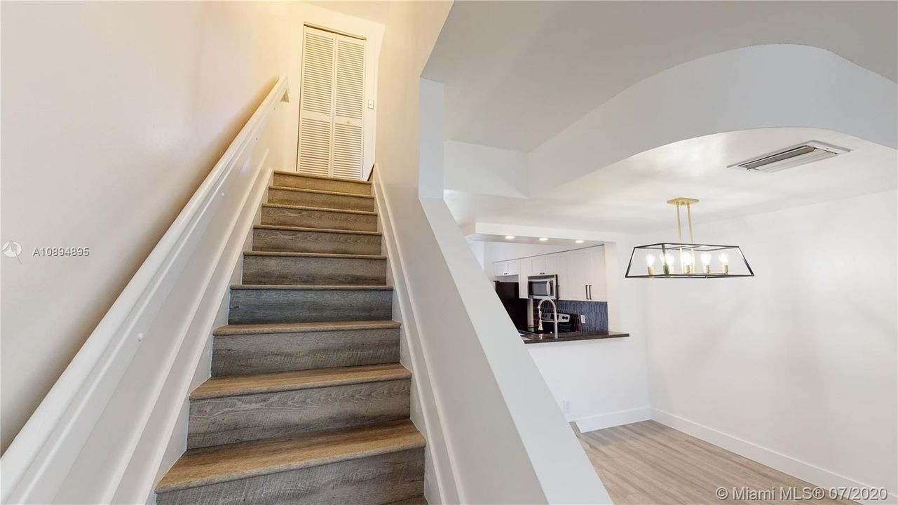 Recently Rented: $1,950 (2 beds, 2 baths, 1110 Square Feet)