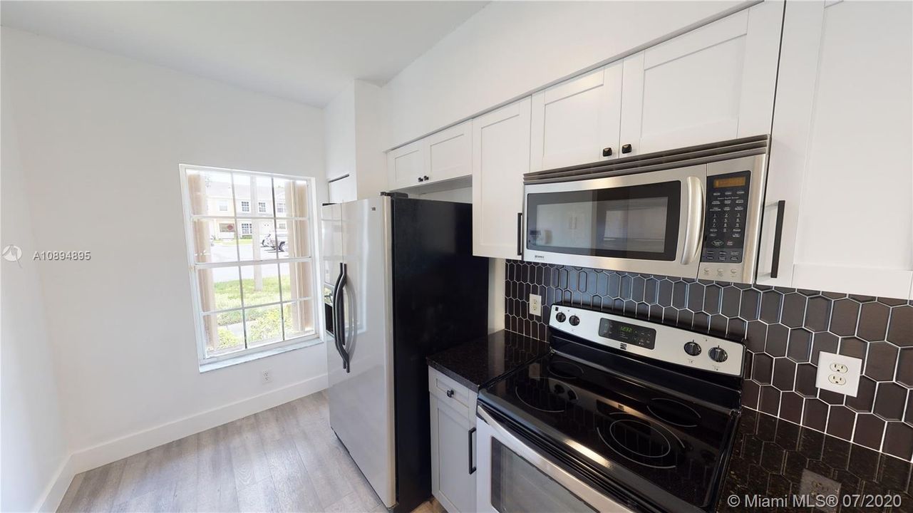 Recently Rented: $1,950 (2 beds, 2 baths, 1110 Square Feet)