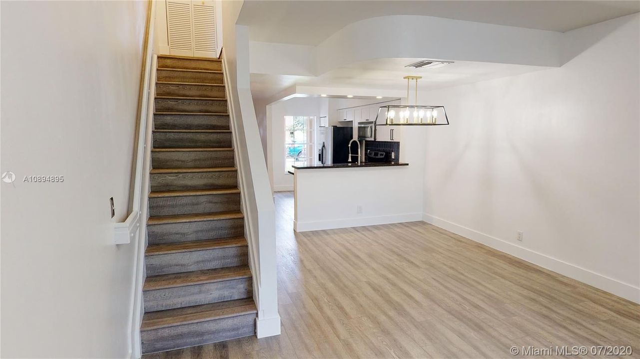 Recently Rented: $1,950 (2 beds, 2 baths, 1110 Square Feet)