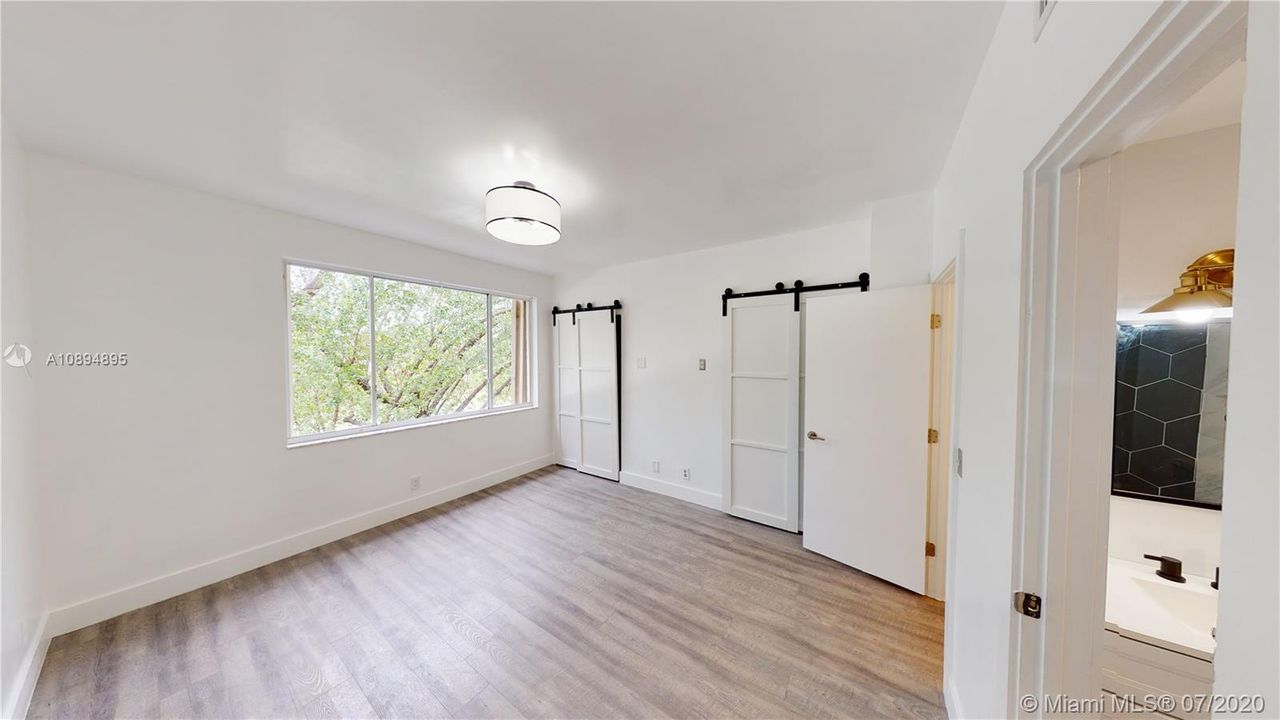 Recently Rented: $1,950 (2 beds, 2 baths, 1110 Square Feet)