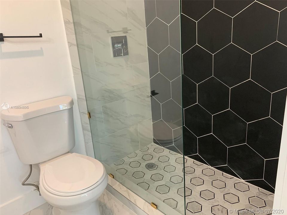 Recently Rented: $1,950 (2 beds, 2 baths, 1110 Square Feet)