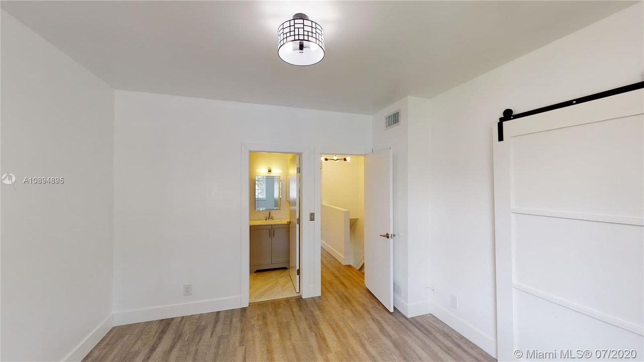 Recently Rented: $1,950 (2 beds, 2 baths, 1110 Square Feet)