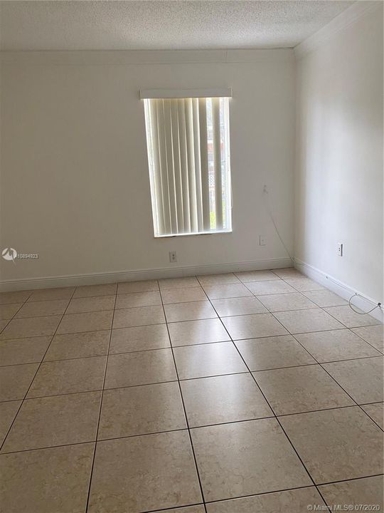 Recently Rented: $950 (1 beds, 1 baths, 790 Square Feet)